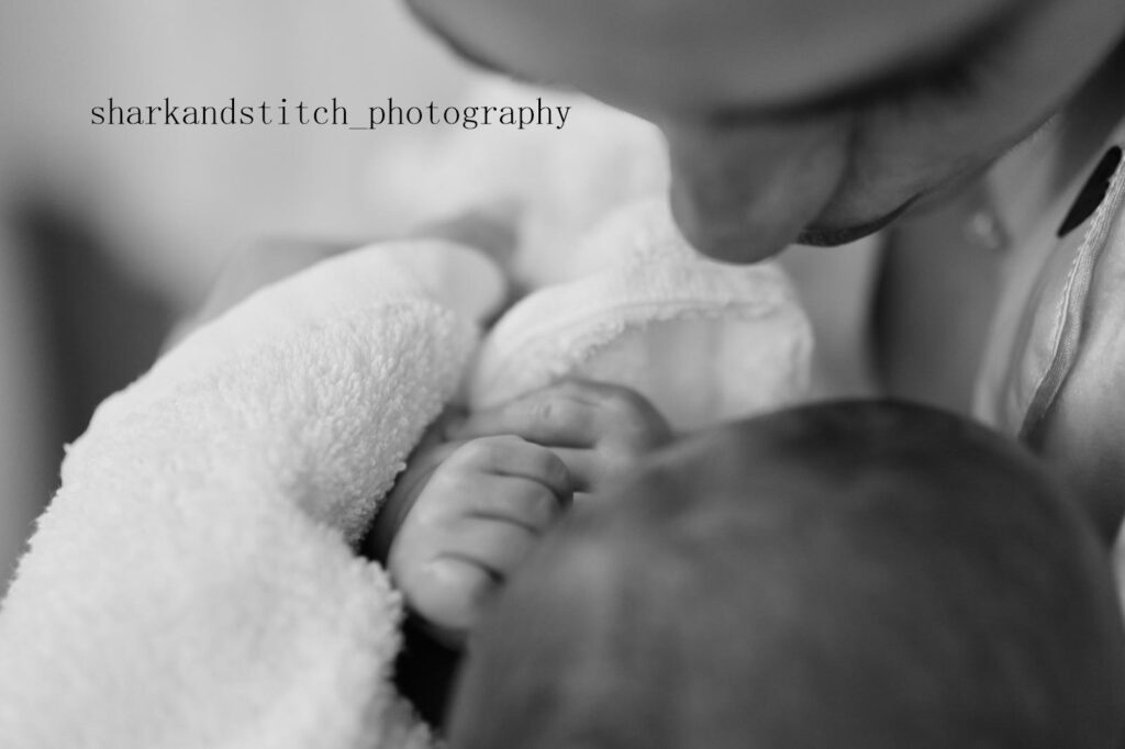 הנקה במלחמה קרדיט לצילום Sharkandstitch_Photography